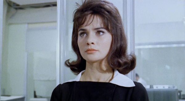 Luciana (segment "Renzo e Luciana")