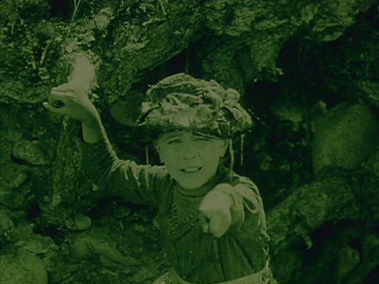 Shot from Visages d'enfants