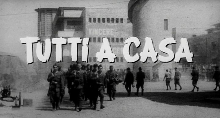 Title screen of Tutti a casa