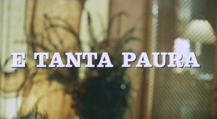 Title screen of E tanta paura