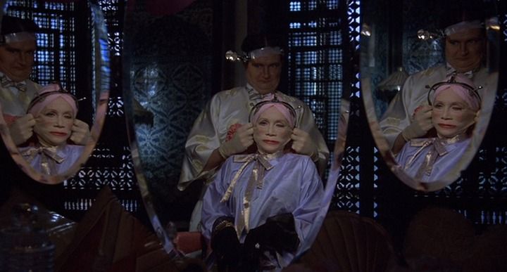 Movie screenshot to guess (shot #176330)