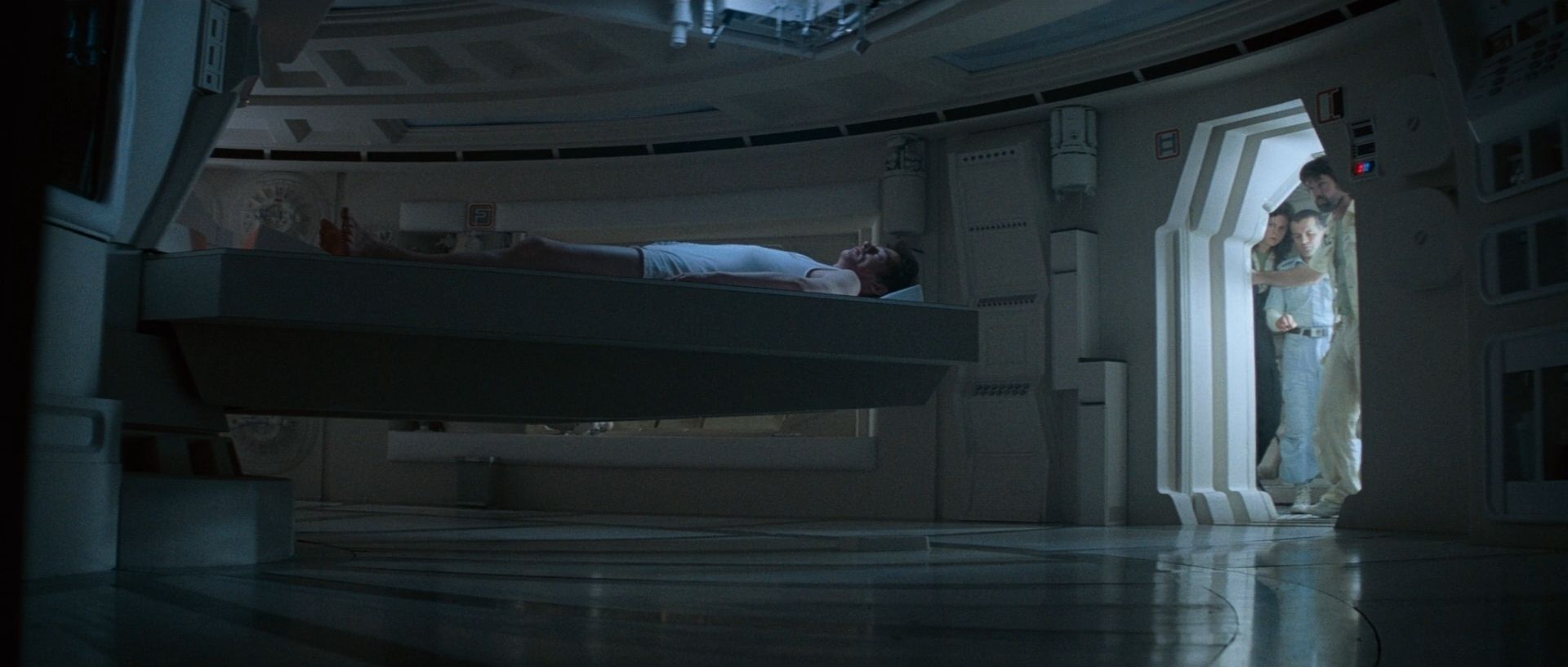 Movie screenshot to guess (shot #648020)